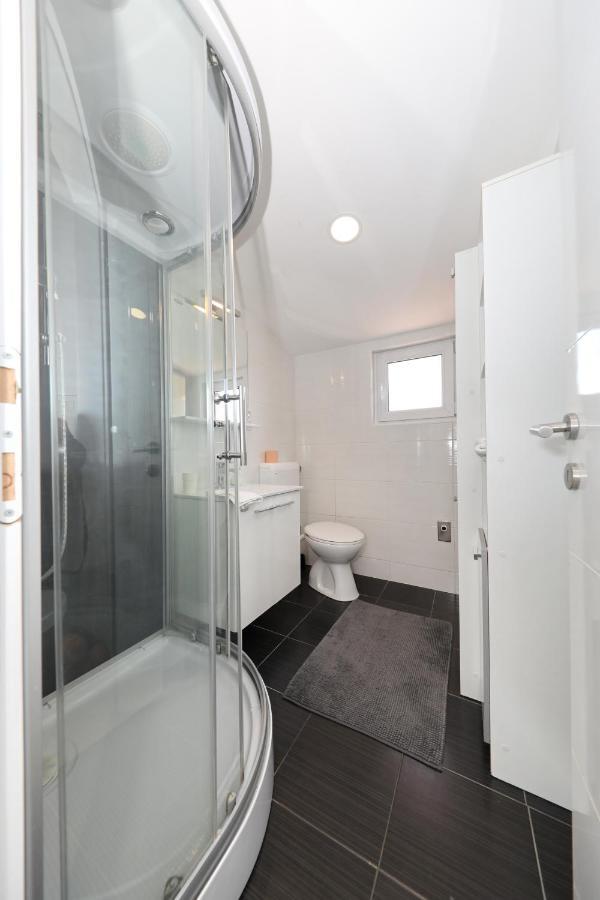 Apartment With Private Pool Sukošan Eksteriør billede