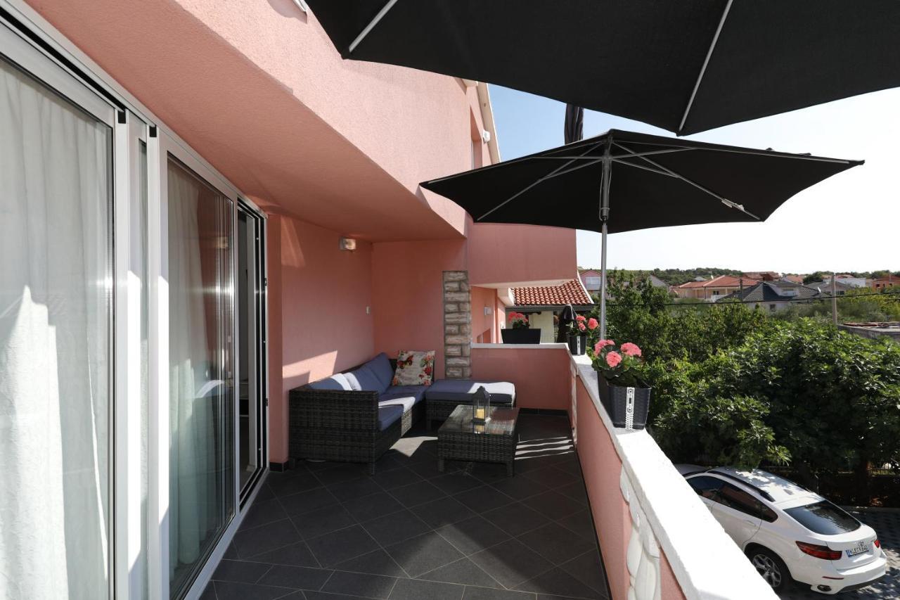 Apartment With Private Pool Sukošan Eksteriør billede