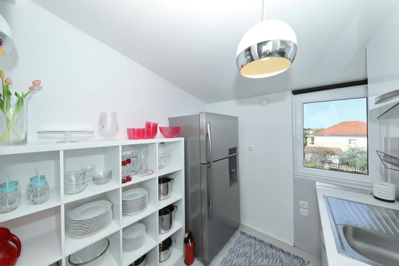Apartment With Private Pool Sukošan Eksteriør billede
